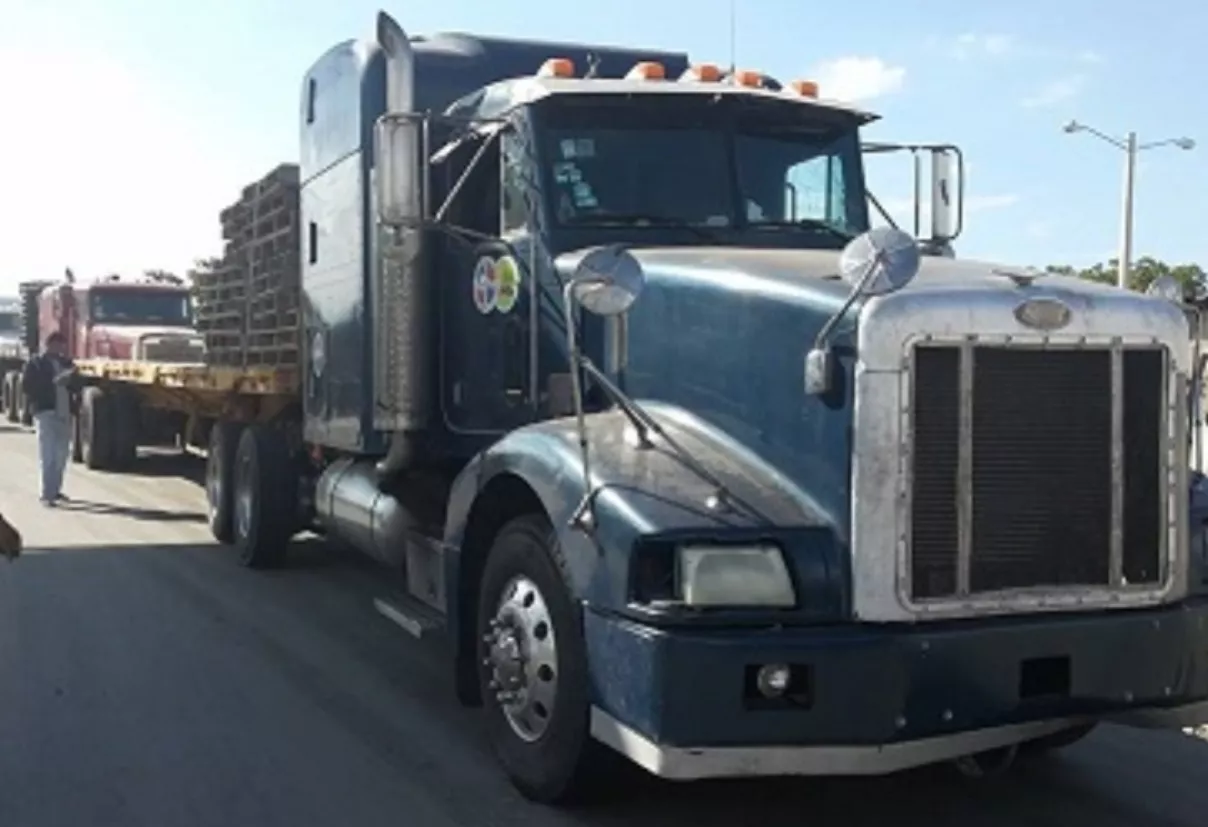 Camioneros inseguros al cruzar hacia Haití