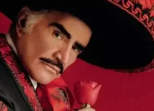 Vicente Fernández se mantiene débil pero despierto tras caída en México