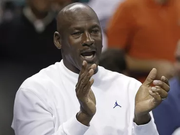 Michael Jordan tiene un patrimonio de 1.000 millones  y es uno de los hombres más ricos del mundo