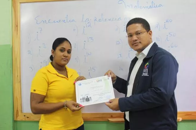 Ministerio de la Juventud gradúa jóvenes en carreras técnicas