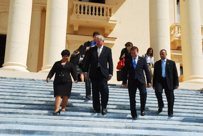 Presidente Medina recibe en Palacio al Consejero del Departamento de Estado de EEUU