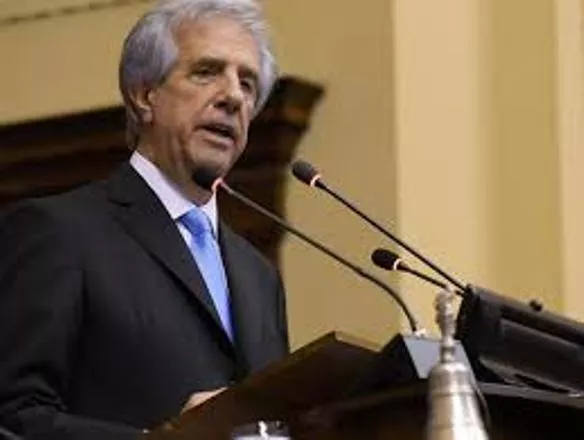 Uruguay suspende reunión de Unasur tras choque con Venezuela