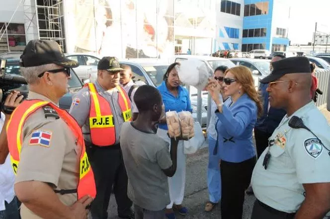 Rescatan 41 menores que eran usados como pedigüeños  en las calles de Santo Domingo