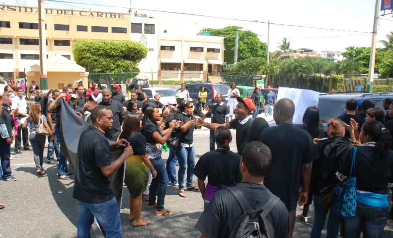 Castillo anuncia solución conflicto frente  Unicaribe