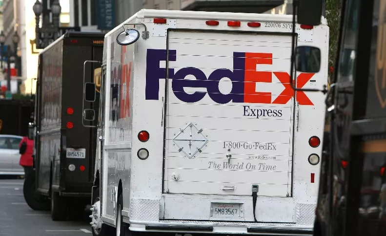 FedEx Plans To Cut Salaries To Trim Costs For 2009