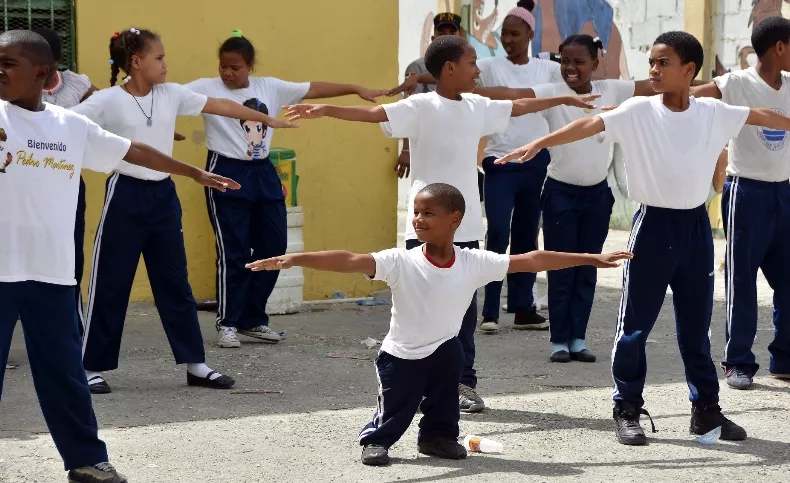 Escuelas públicas acogen a niños con discapacidad