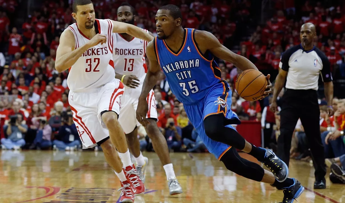 Los Thunder ganan duelo a Spurs y Rubio amargó a Bryant una noche histórica