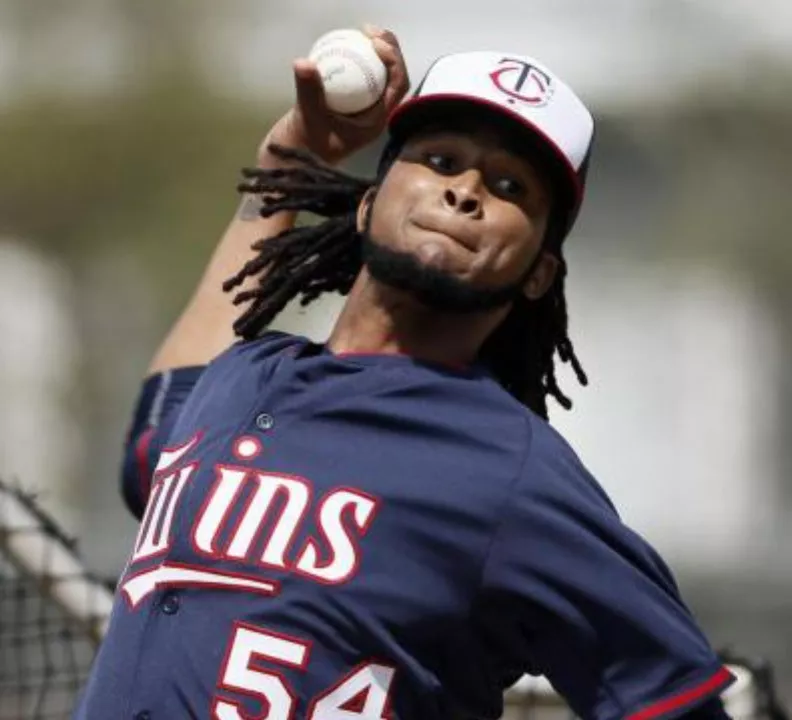 Ervin Santana cae en mundo de esteroides