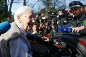 Se reanuda el juicio contra un exguardia de Auschwitz