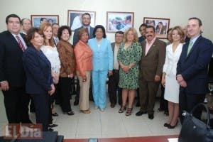 Jefes de agencias visitan el Senado para pedir designación Consejo Directivo