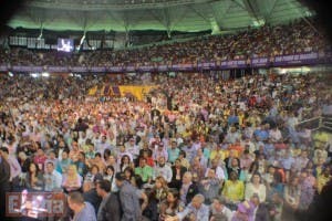 Miles de personas participan en lanzamiento de campaña de Leonel Fernández