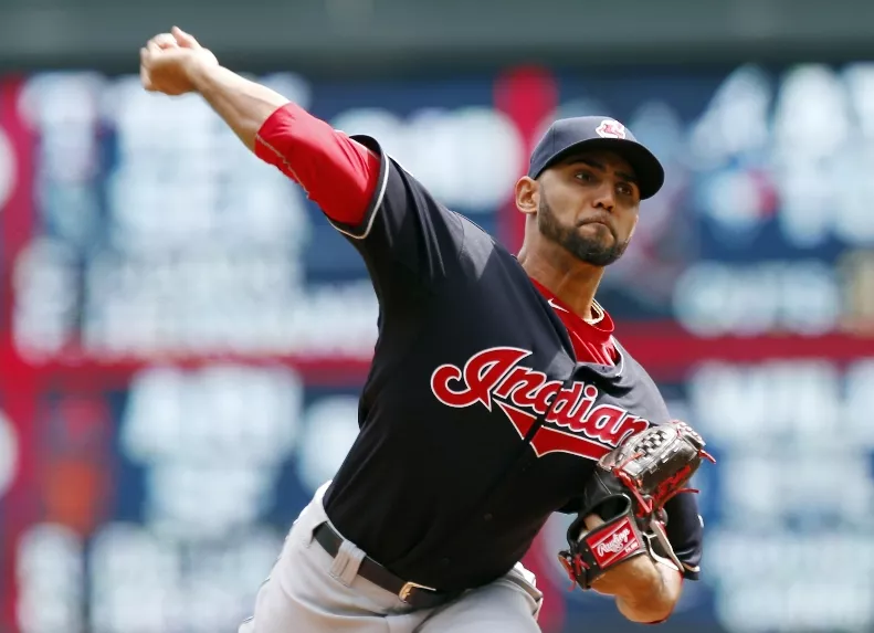 Dominicano Danny Salazar cede 1 hit en 8 innings e Indios ganan a Atléticos