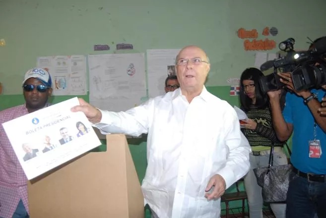 Hipólito Mejía ejerció  el voto a las 9:00;dice espera el PRM salga fortalecido