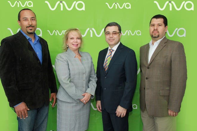 VIVA y Ricoh Dominicana firman acuerdo comercial