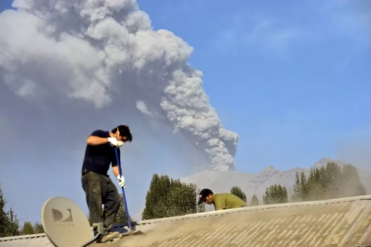 Las cenizas del volcán Calbuco se expanden por el Cono Sur