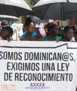 Prohaitianos denuncian les niegan documentos