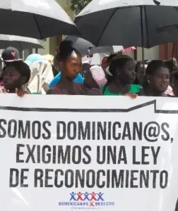 Prohaitianos denuncian les niegan documentos