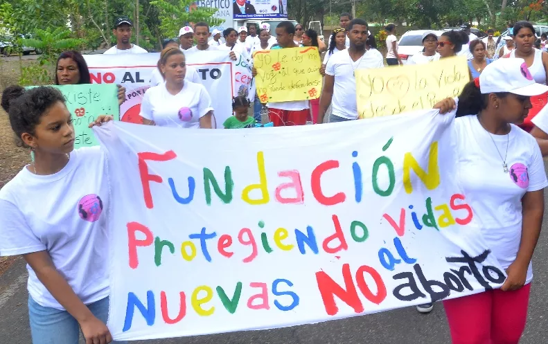 Caminata en contra del aborto en el parque del este. foto: Eliesedr Tapia.