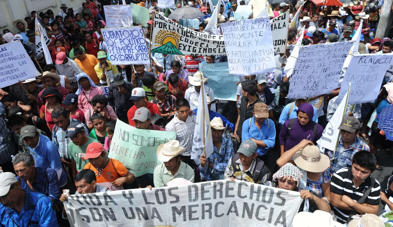 En Guatemala piden renuncia del presidente Otto Pérez