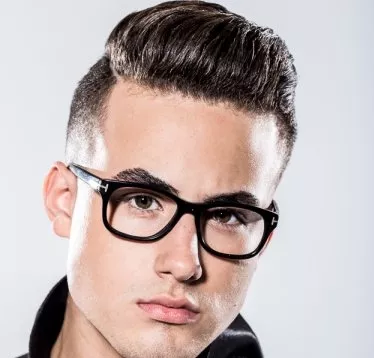 El cantante de origen dominicano Johnny Sky. Alegria