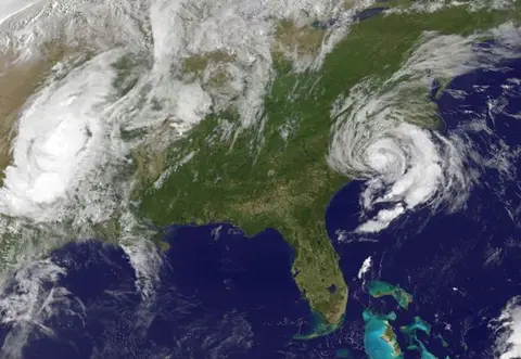 La tormenta Ana pierde fuerza en su ruta a las Carolinas