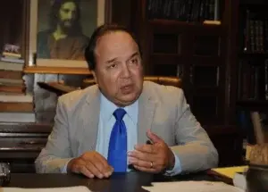 Vinicio Castillo propone acceso libre a internet en barrios del Distrito Nacional