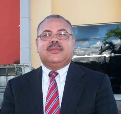 LICENCIADO JULIO CESAR DIAZ DE BIENES NACIONALES PORTADA LICENCIADO JULIO CESAR DIAZ DE BIENES NACIONALES PORTADA