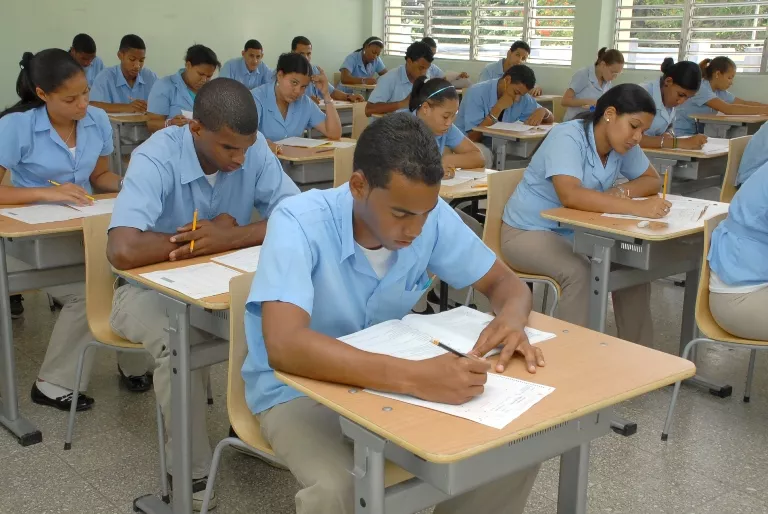 Educación ofrecerá tutorías gratis a estudiantes con Pruebas Nacionales pendientes