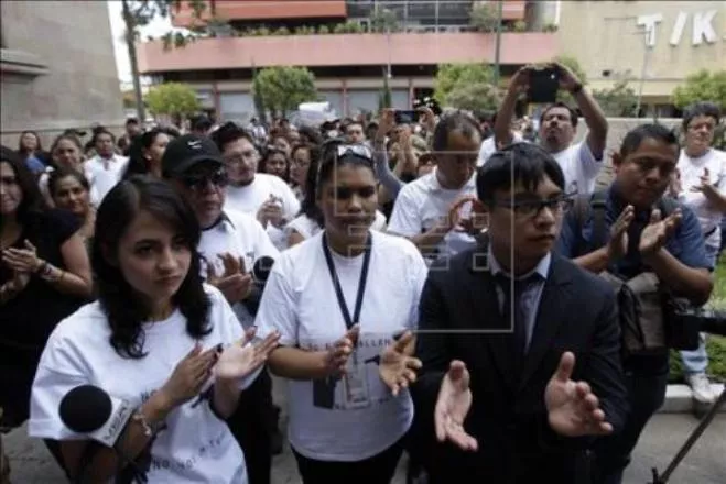 España plantea considerar ataques a periodistas como crímenes de guerra