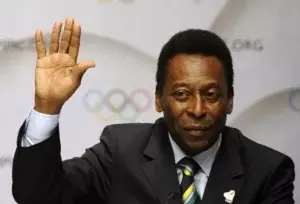 Pelé está estable y “sigue en observación” en un hospital de Sao Paulo