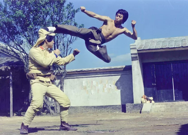 Jackie Chan y su patada voladora. Jackie Chan y su patada voladora.