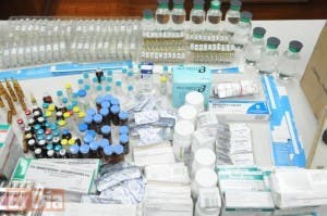 Apresan cinco personas por falsificar medicamentos y cierran dos farmacias