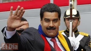 Nicolás Maduro llega a Cuba poco antes de visita histórica de Obama