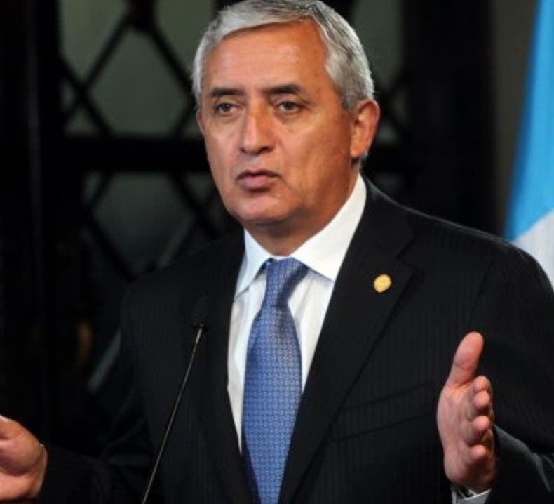Renuncia el presidente de Guatemala, acusado de corrupción