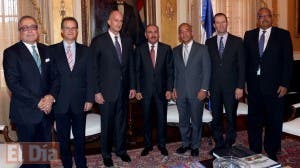 Presidente Danilo Medina recibe a ejecutivos de General Electric