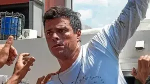 Leopoldo López concluye huelga de hambre tras convocarse fecha de elecciones