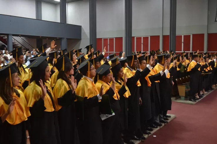 UNPHU gradúa 115 especialistas en ciencias de la salud