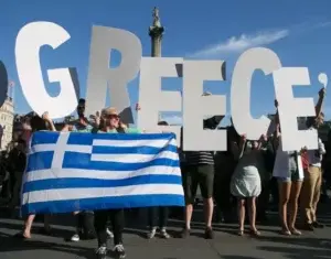 Grecia vive su primer día de corralito antes de un posible default