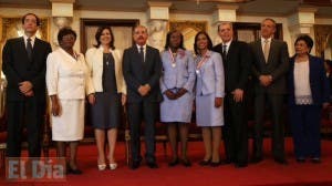 Presidente Medina entrega Medalla al Mérito Magisterial a tres educadoras