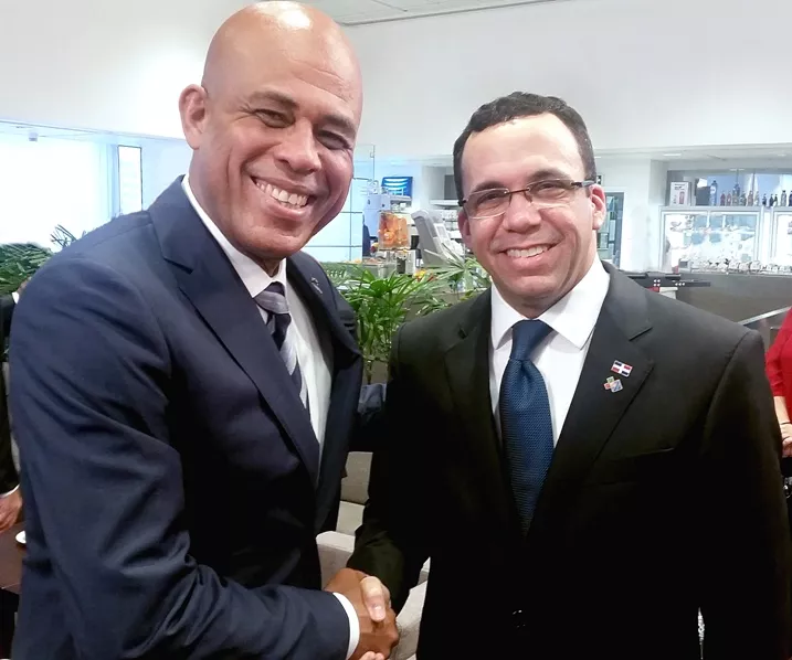 Navarro y Martelly se reúnen; coordinan seguir fortaleciendo diálogo RD- Haití