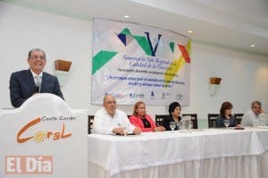 Amarante Baret urge cambio en escuelas de formación de docentes