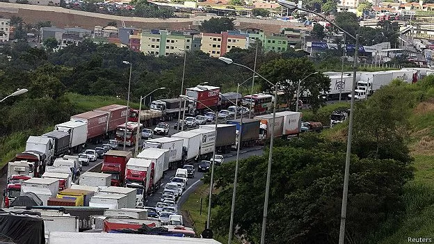 Las buenas carreteras tienen un fuerte impacto social y económico en la comunidad.