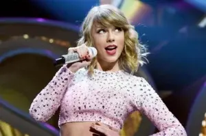 Taylor Swift y Raphael: Las canciones que le dan ritmo al Mundial femenino de fútbol