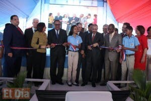 Danilo Medina inaugura dos escuelas en Baní