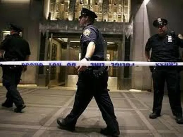 Cuatro heridos al dispararse pistola en una boda en hotel de Nueva York 