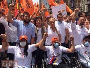 Opositores venezolanos marchan en apoyo a López y otros presos