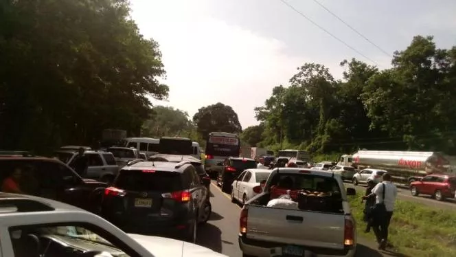 Al menos nueve heridos en accidente de tránsito en autopista Duarte