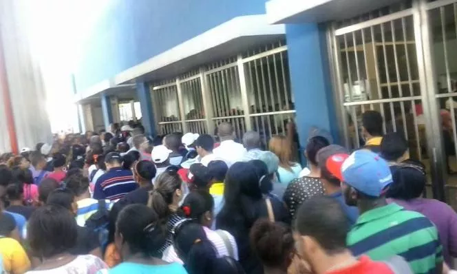  Caos en la Línea ll del Metro de Santo Domingo; casi una hora fuera de servicio