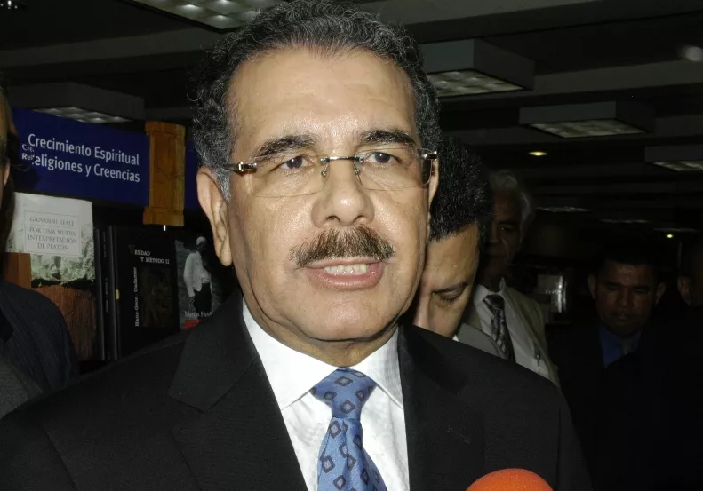  Danilo Medina pide crear Instituto de Dominicanos en el Exterior