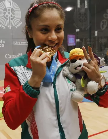 Mexicana Longoria arrasa en racquetbol